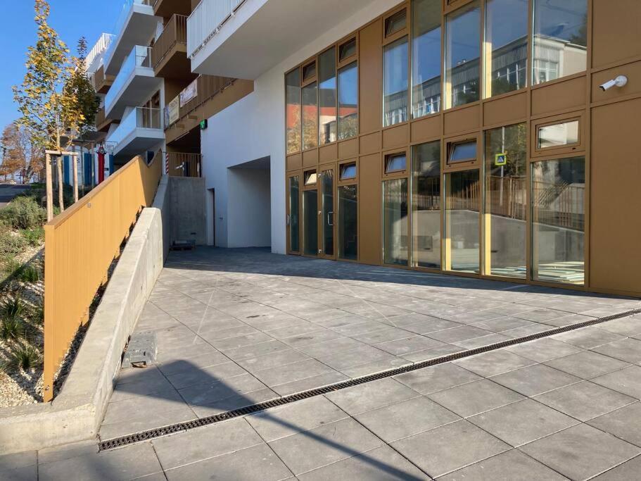 Komfortny Apartman A407 V Centre Nr, Bez Kuchyne, Parkovisko Zdarma Нитра Экстерьер фото